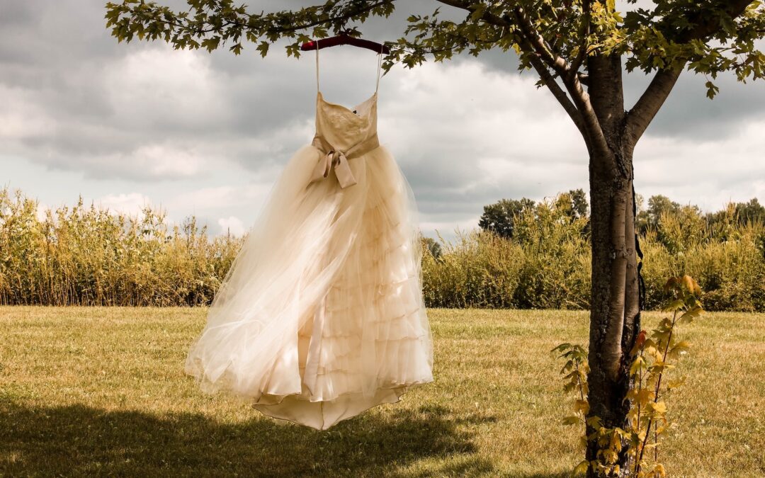 Suknia ślubna – jak ją kupić i nie zwariować